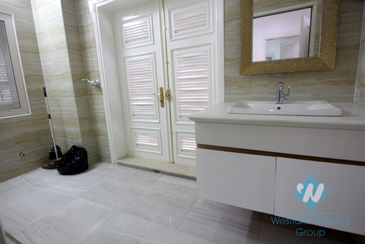 Luxurious villa for rent in Vinhomes riverside Long Bien